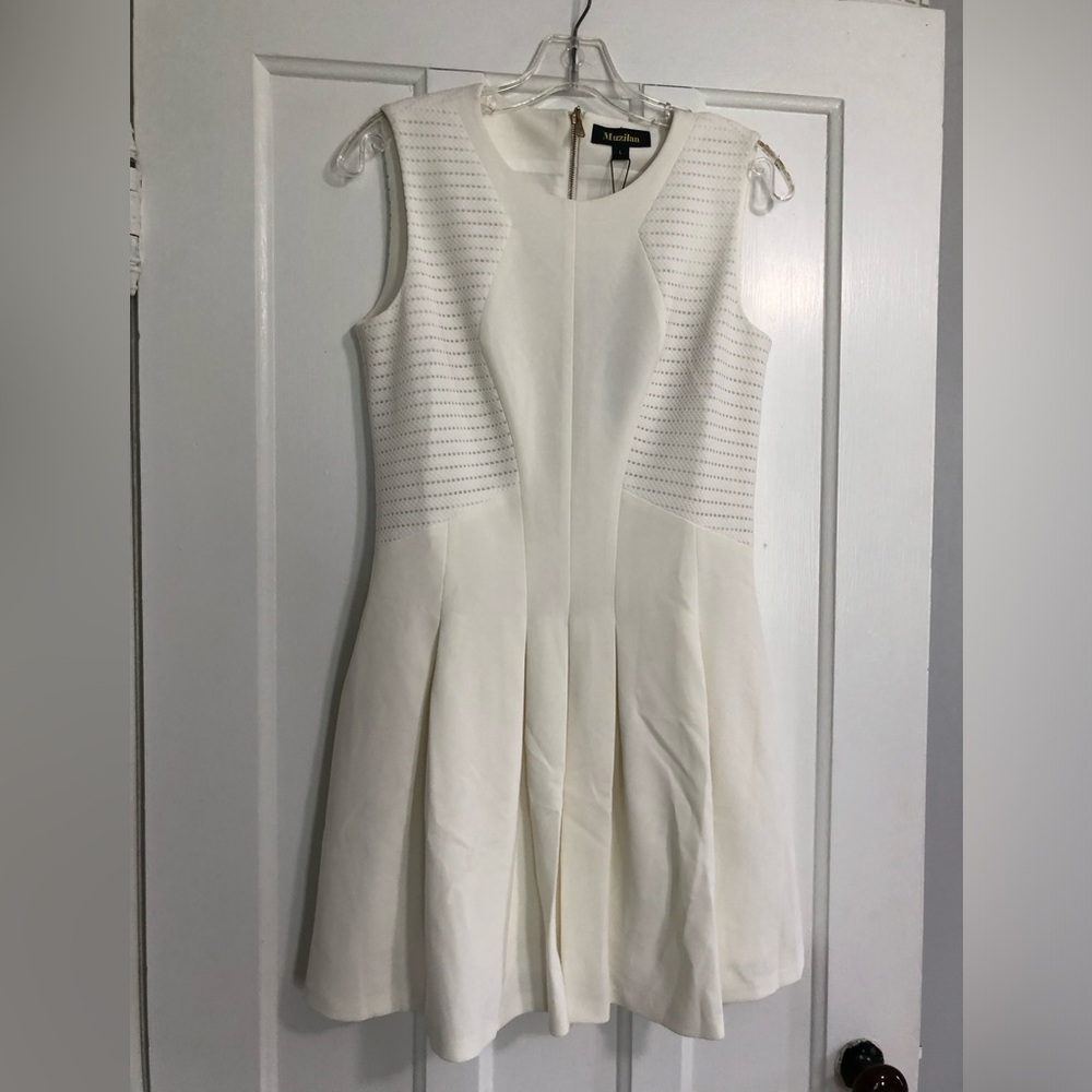 Muzilan Skater Style Dress - Picture 4 of 10